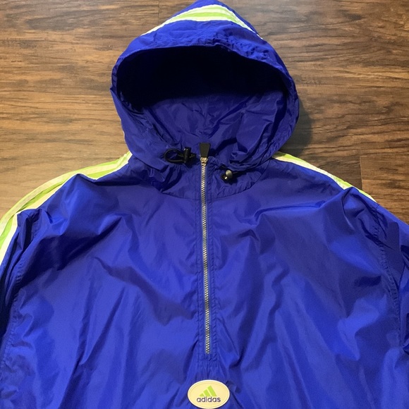 Vintage Adidas XL Windbreaker with hood - Picture 3 of 6